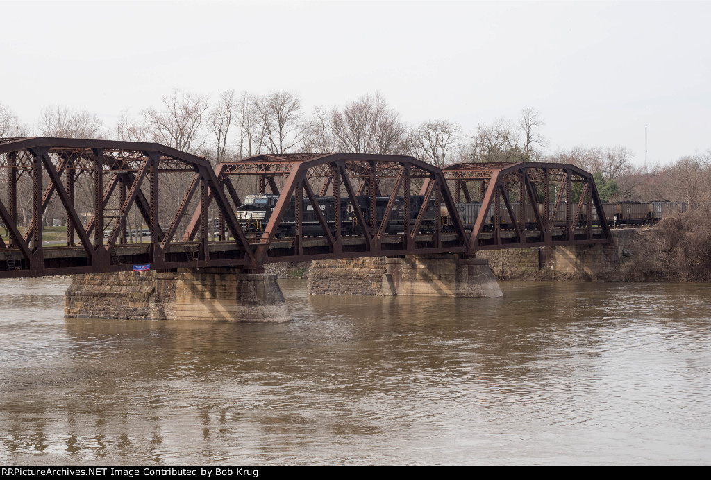 NS 4740 leads soouthbound loaded coal train across the West Branch of the Susquehanna River in Sunbury